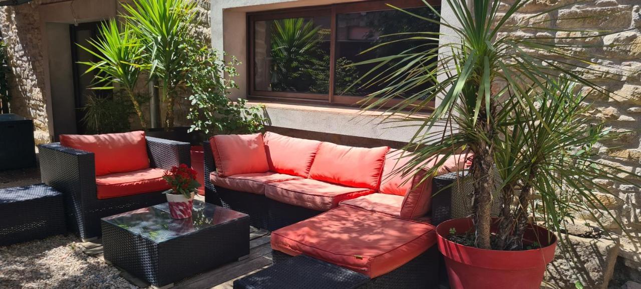Magnifique villa dans un écrin de verdure. Mas-des-Cours Exterior foto